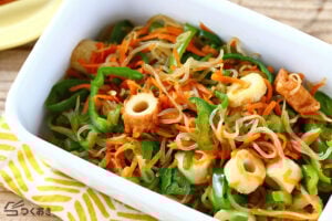 ちくわとしらたきの野菜炒めの写真